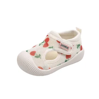 2023 Новое лето Baby First Walkers Mesh Дышащая обувь для девочек для малышей Мягкая подошва Симпатичный принт Теннис Модная детская обувь EU15-25